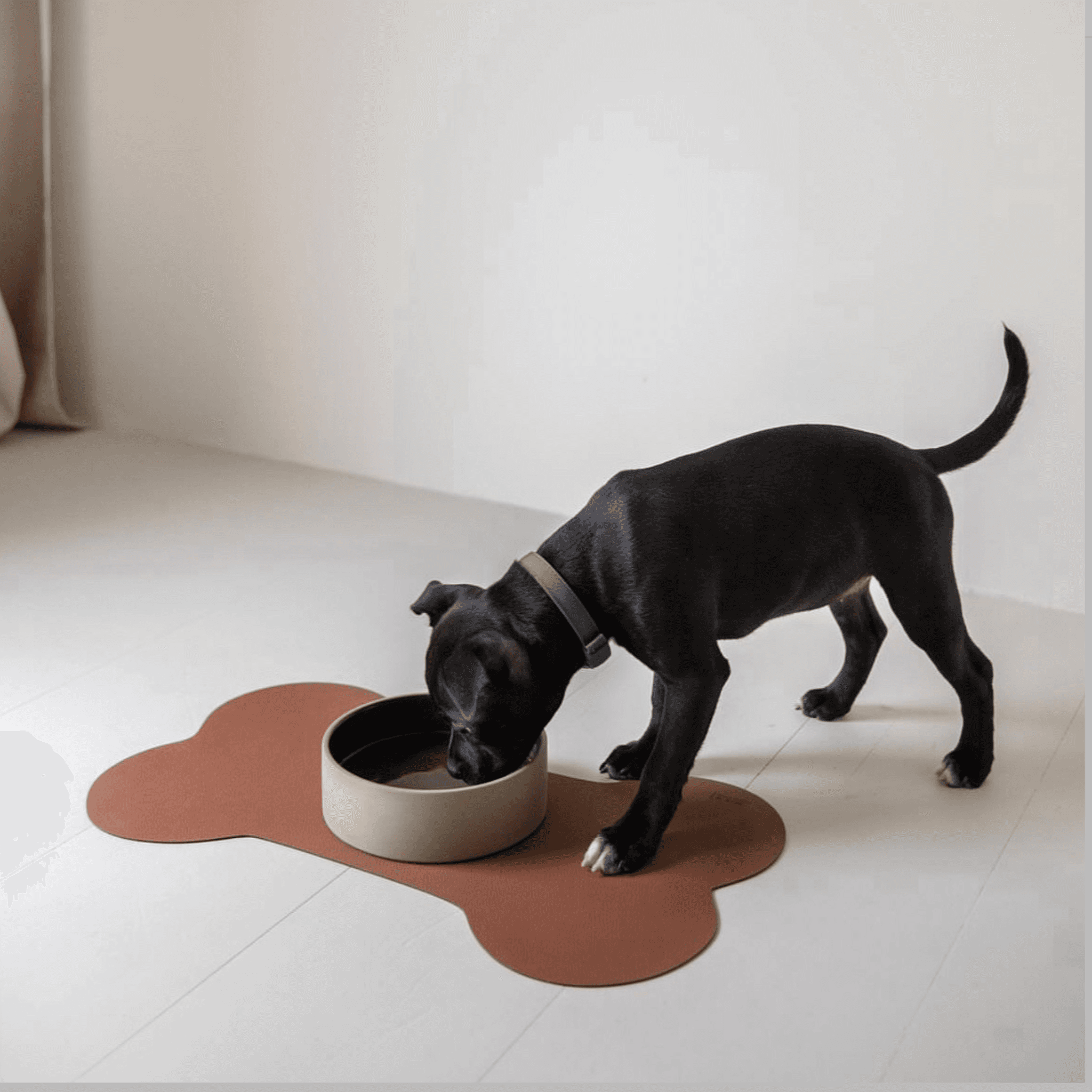 MiLLE Hund – Underlagsbrikke til hundeskåler | Beige
